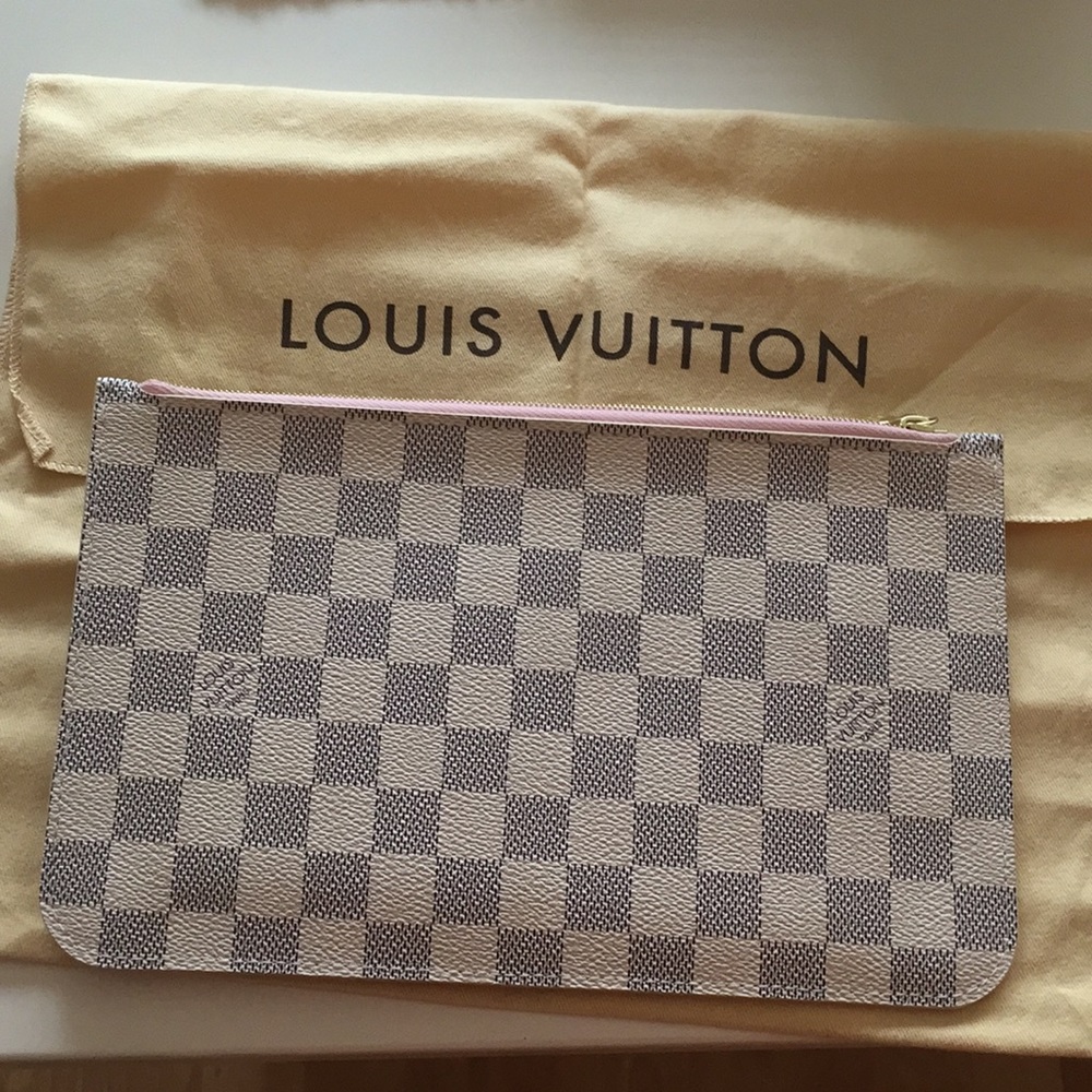 Authentic Louis Vuitton Neverfull MM Pouch